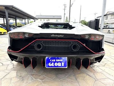 LAMBORGHINI AVENTADOR - 3
