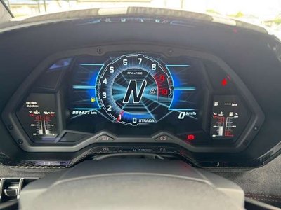 LAMBORGHINI AVENTADOR - 9