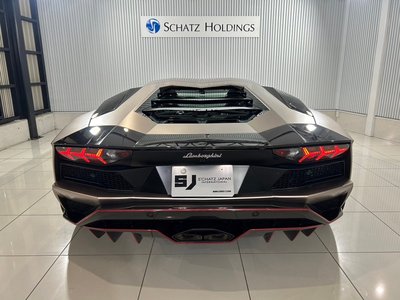 LAMBORGHINI AVENTADOR - 3