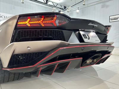LAMBORGHINI AVENTADOR - 5