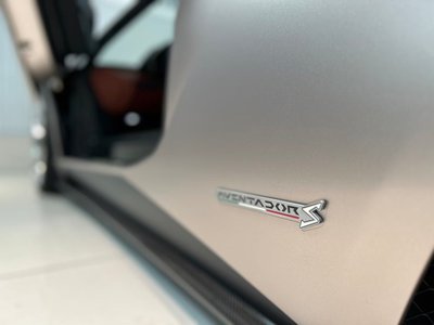 صورة مصغرة 29 لـ 2018 Lamborghini AVENTADOR