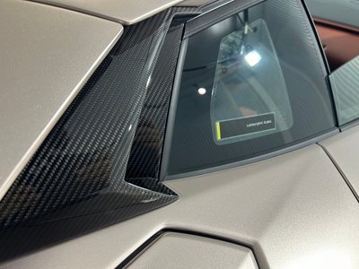 LAMBORGHINI AVENTADOR - 9