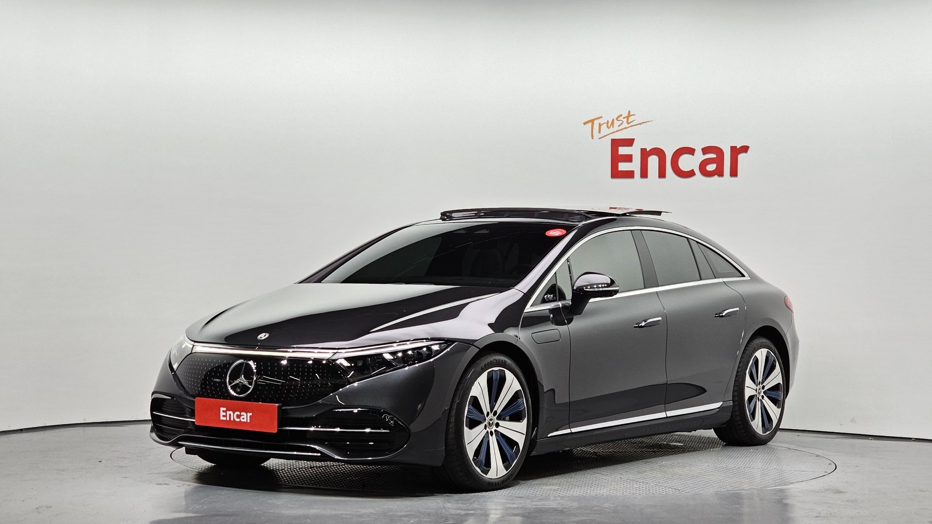 MERCEDES-BENZ EQS - View 1