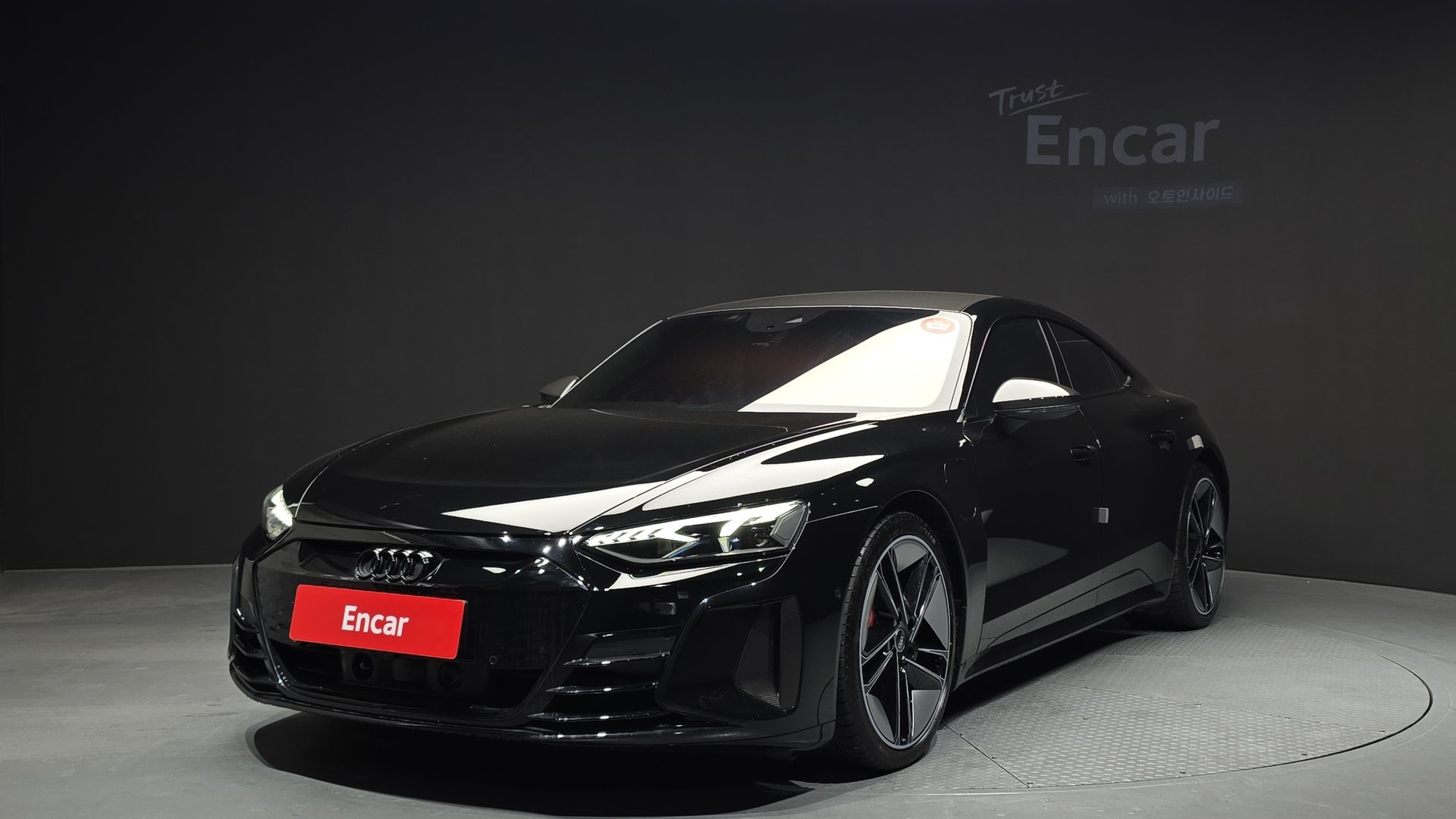 AUDI E-TRON GT - View 1