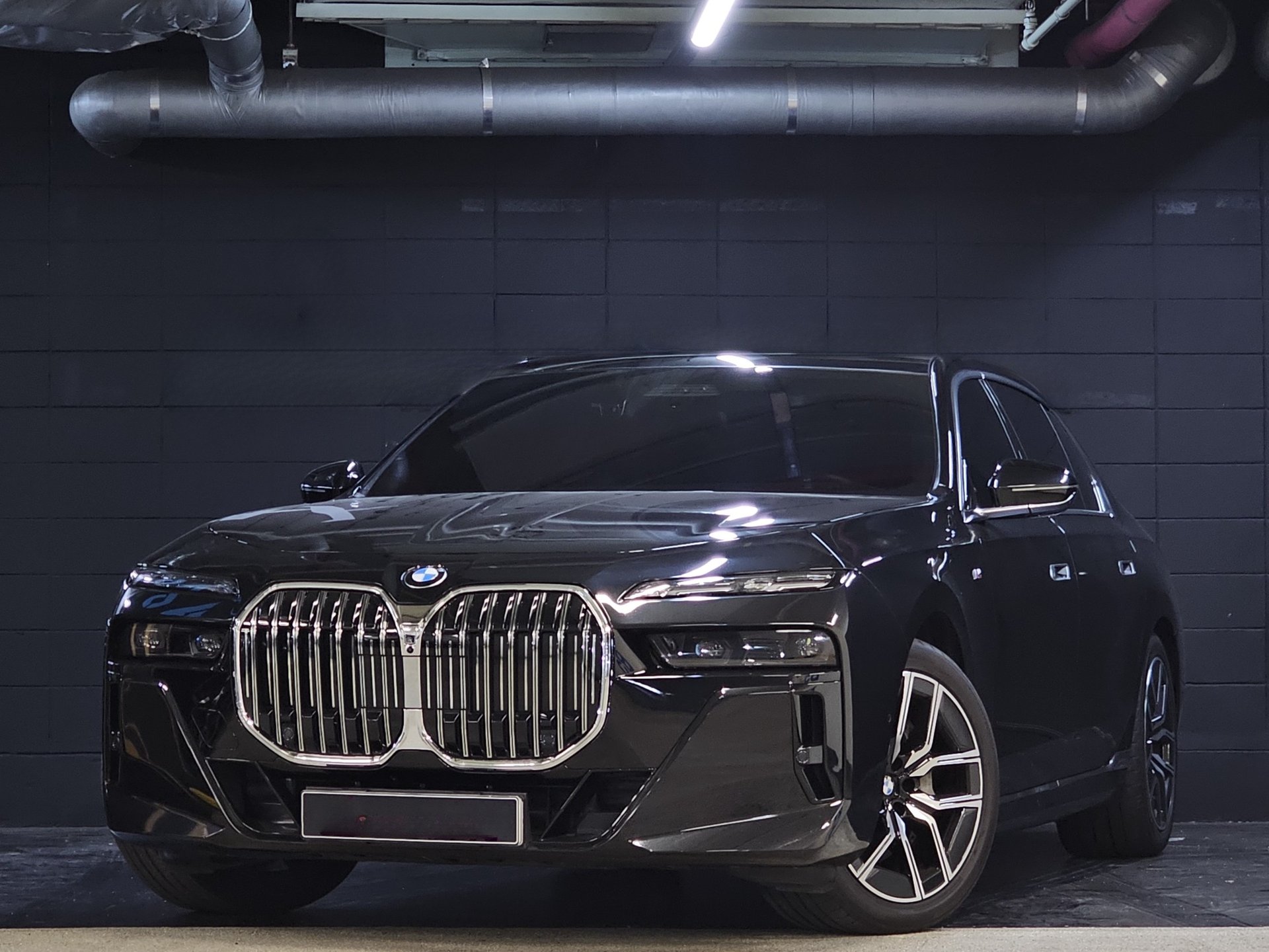 BMW 7 SERIES - View 1