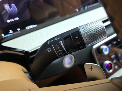 2024 Genesis GV80 thumbnail 27