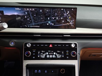 2024 Genesis GV80 thumbnail 19