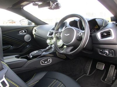 ASTON MARTIN V8 VANTAGE ROADSTER - 3