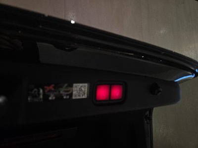 MERCEDES-BENZ E-CLASS - 9