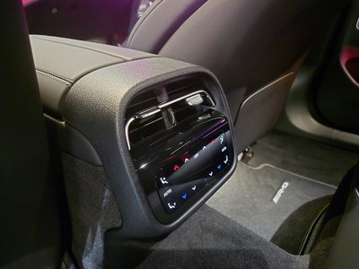 MERCEDES-BENZ E-CLASS - 5