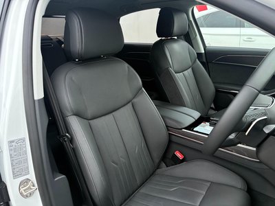 صورة مصغرة 40 لـ 2025 AUDI A8