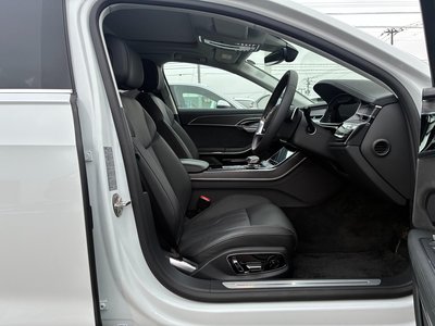 صورة مصغرة 39 لـ 2025 AUDI A8