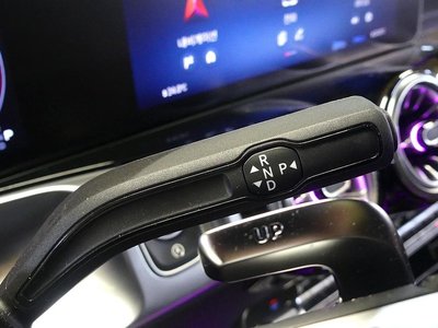 MERCEDES-BENZ GLB - 9