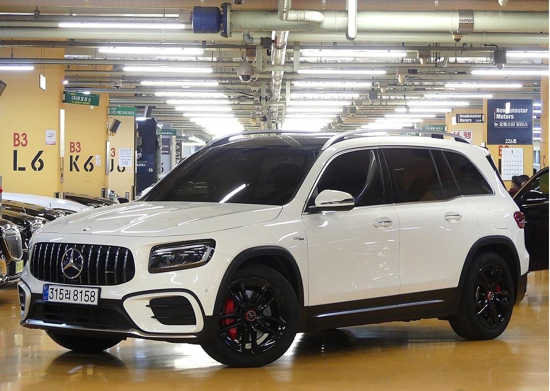 MERCEDES-BENZ GLB - View 1