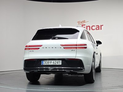 صورة 3 لـ 2024 Genesis GV70