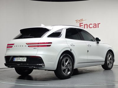 صورة 4 لـ 2024 Genesis GV70