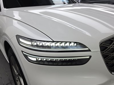 صورة 9 لـ 2024 Genesis GV70