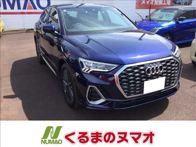 AUDI Q3 - 1