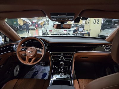 صورة 6 لـ 2021 Bentley FLYING SPUR