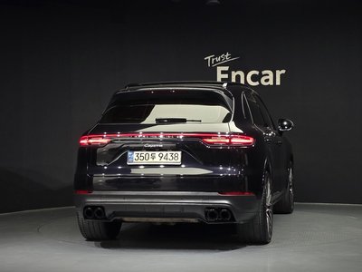 2020 Porsche CAYENNE photo 4