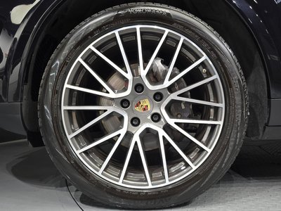 2020 Porsche CAYENNE photo 6