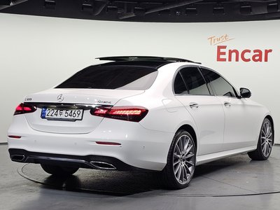 MERCEDES-BENZ E-CLASS - 3