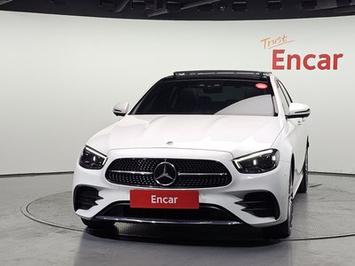 MERCEDES-BENZ E-CLASS - 2