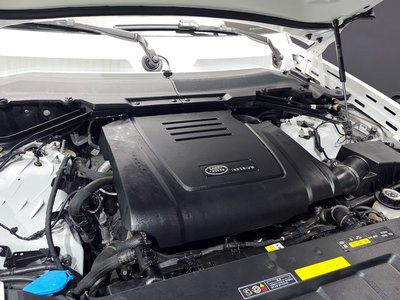 LAND ROVER DEFENDER - 7