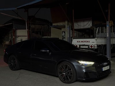 AUDI S7 - 1