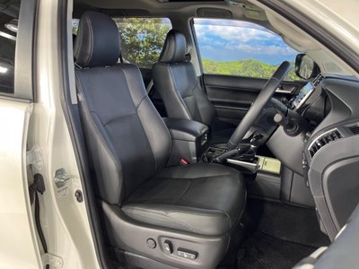 TOYOTA LAND CRUISER PRADO - 8