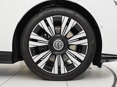 ROLLS-ROYCE SPECTRE - 8