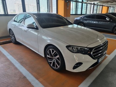 MERCEDES-BENZ E-CLASS - 4