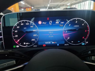 MERCEDES-BENZ E-CLASS - 7