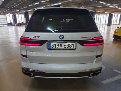2025 BMW X7 照片 3