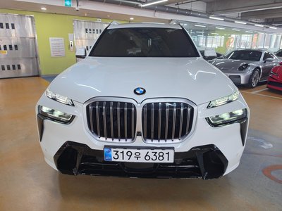 2025 BMW X7 照片 2