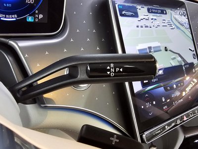 MERCEDES-BENZ EQE - 9