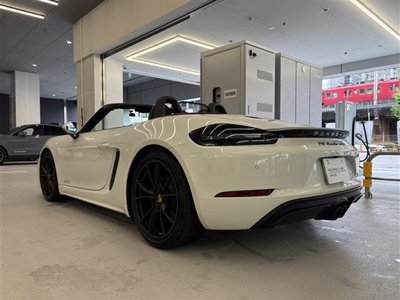 صورة 3 لـ 2019 Porsche 718