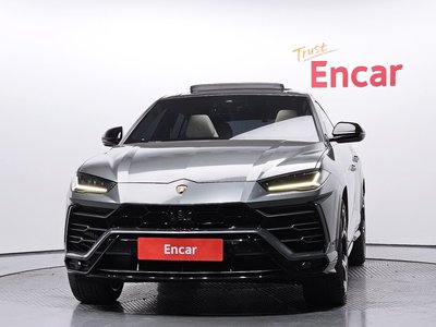 LAMBORGHINI URUS - 2