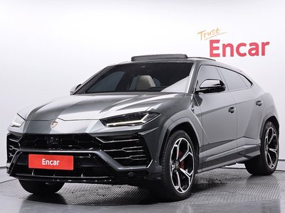 LAMBORGHINI URUS - 1