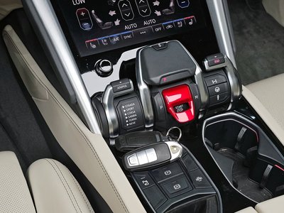 LAMBORGHINI URUS - 9