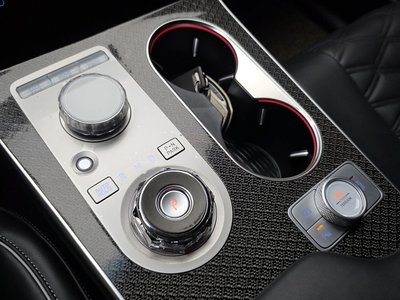 2023 Genesis GV80 COUPE thumbnail 12