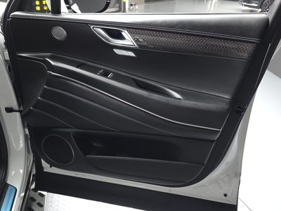 2023 Genesis GV80 COUPE thumbnail 14