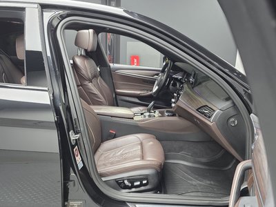 2017 BMW 5 SERIES — миниатюра 11