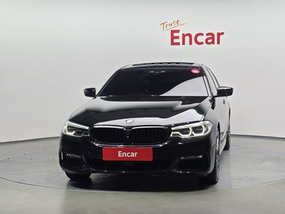 2017 BMW 5 SERIES photo 2