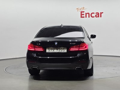2017 BMW 5 SERIES photo 3