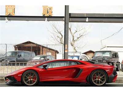 LAMBORGHINI AVENTADOR - 4