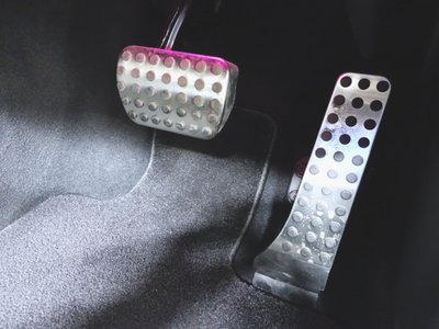 MERCEDES-BENZ E-CLASS - 9