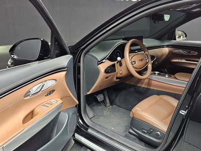 2023 Genesis GV70 — миниатюра 13