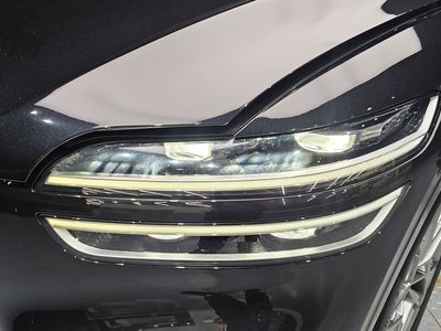 صورة 9 لـ 2023 Genesis GV70
