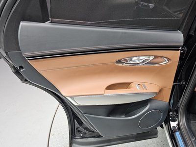 2023 Genesis GV70 — миниатюра 15